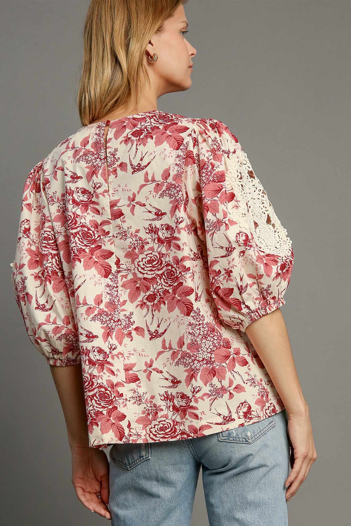 Umgee Floral Pleated Detail Lace Trim Sleeve Blouse